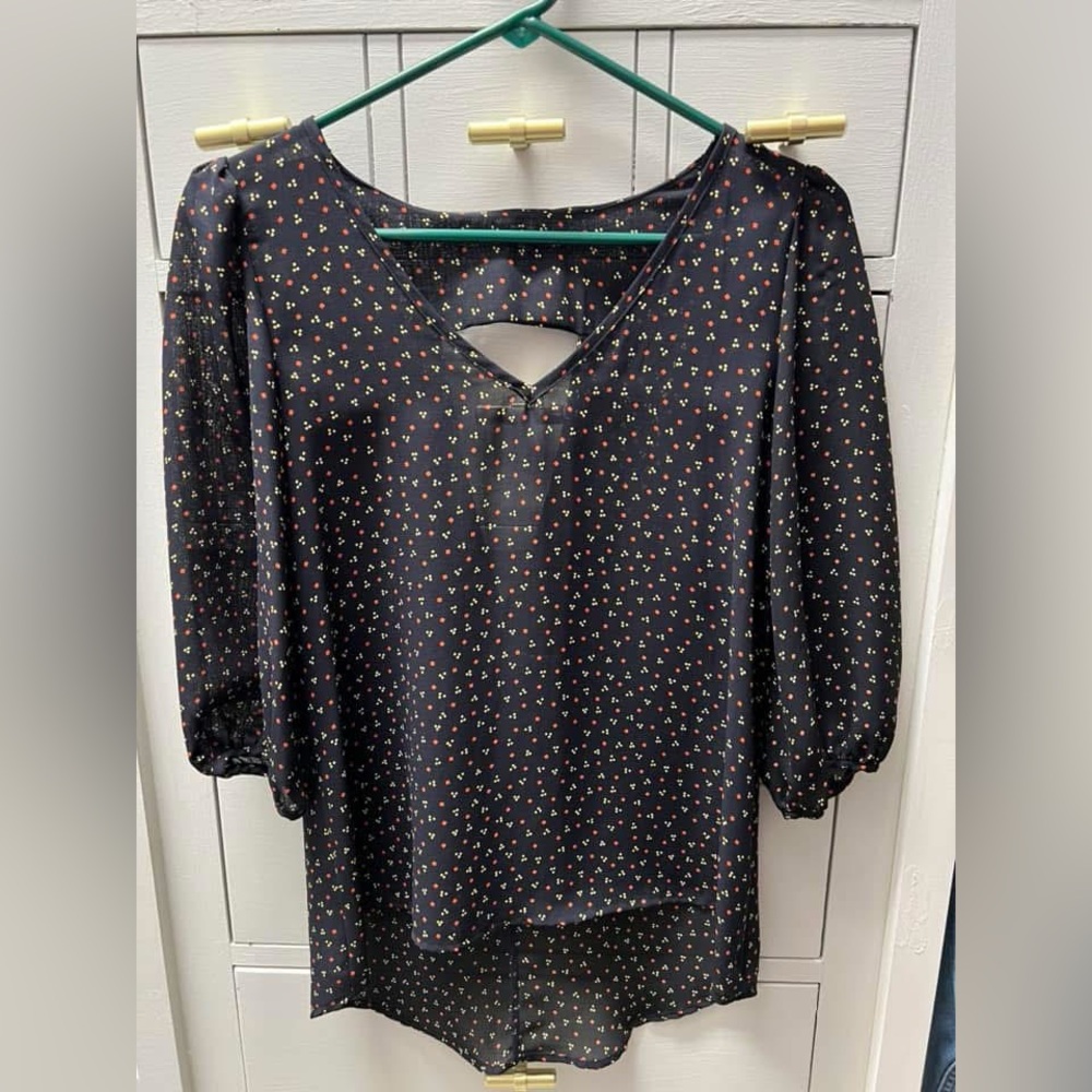 NWOT Navy Top (no tag, purchased from a local boutique) Size S